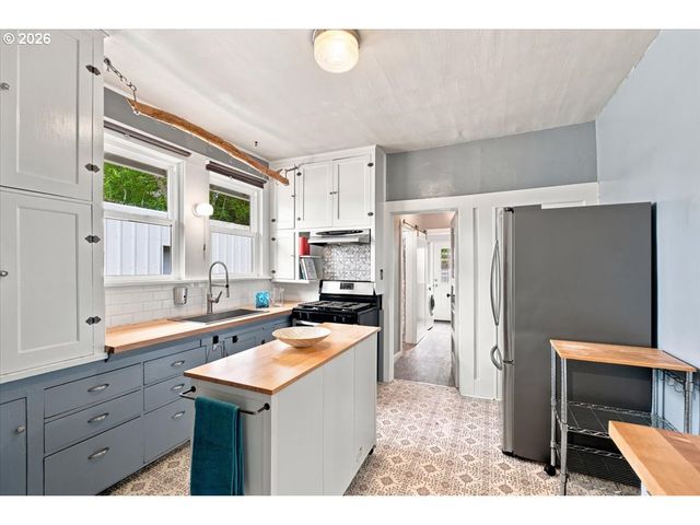 2325 Nw LINCOLN Ave, Corvallis, OR 97330