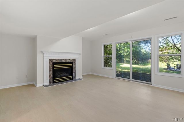 102 Smoke Rise Drive, Camillus, NY 13031