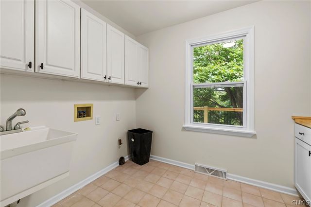 102 Smoke Rise Drive, Camillus, NY 13031