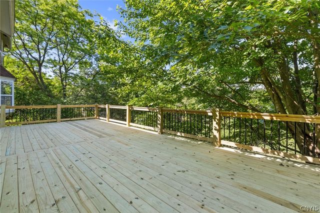 102 Smoke Rise Drive, Camillus, NY 13031