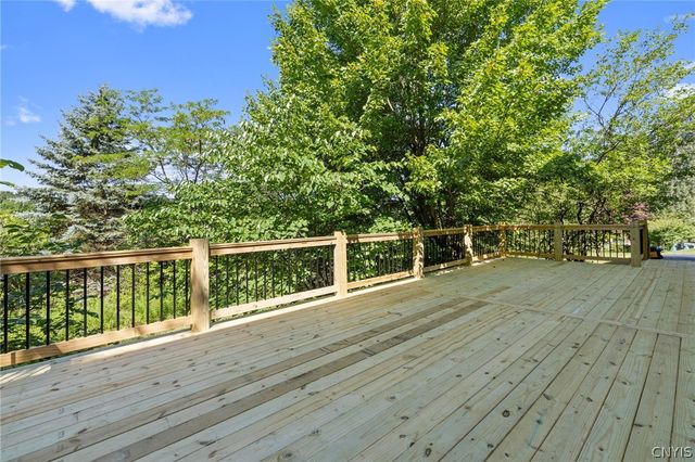 102 Smoke Rise Drive, Camillus, NY 13031