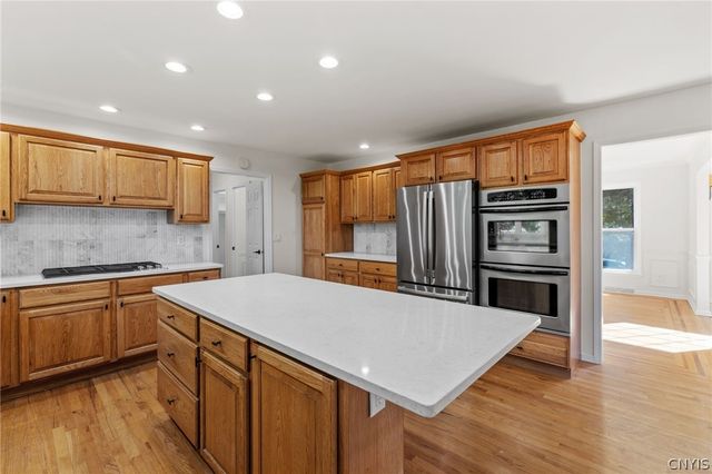 102 Smoke Rise Drive, Camillus, NY 13031