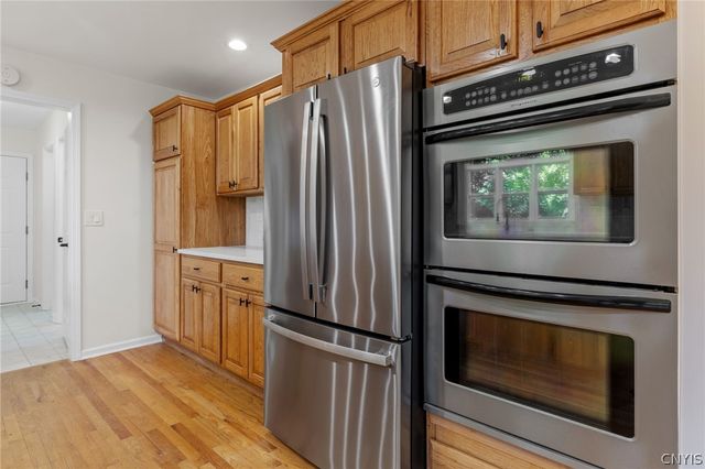 102 Smoke Rise Drive, Camillus, NY 13031