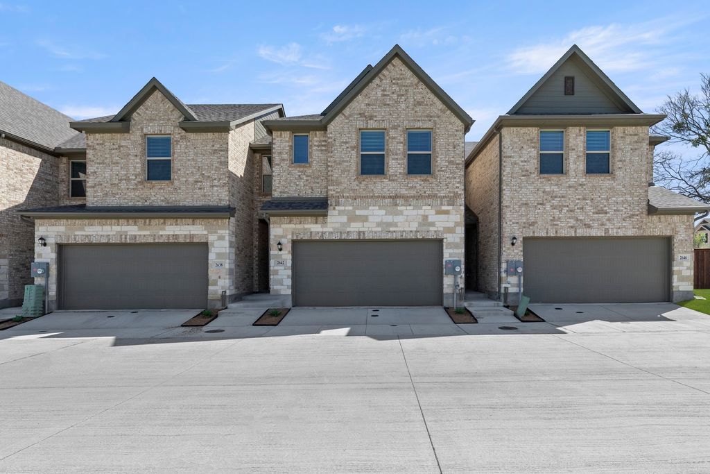 2642 Copper Breaks Street, Dallas, TX 75228