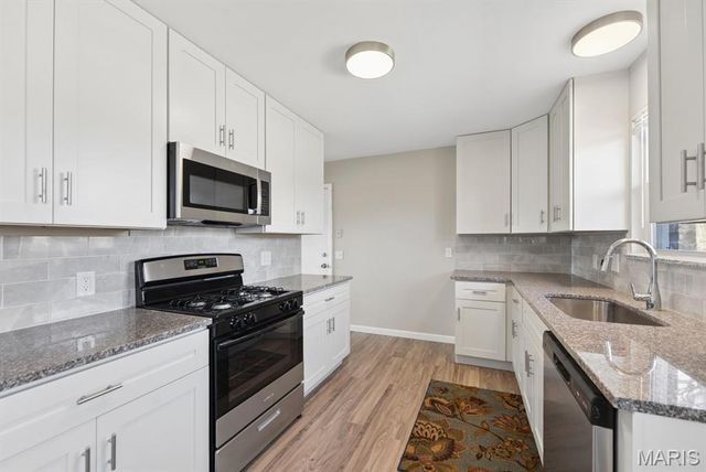 1077 Dawn Valley Drive, Maryland Heights, MO 63043