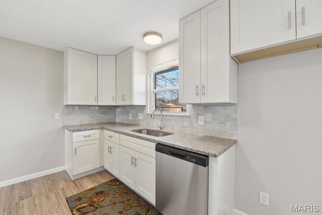 1077 Dawn Valley Drive, Maryland Heights, MO 63043