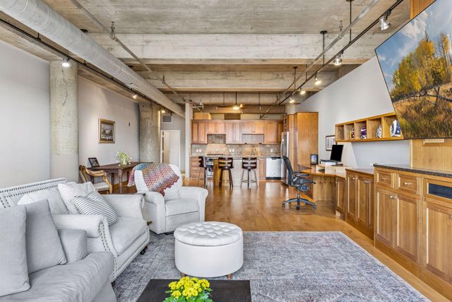 901 N 3rd 414, Minneapolis, MN 55401