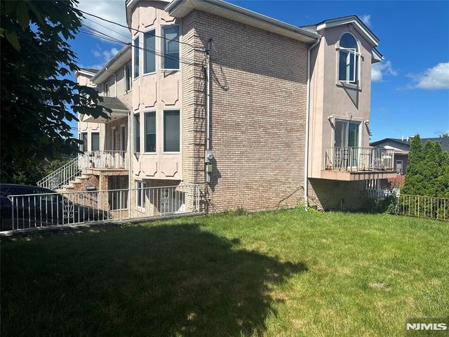 501 7th Street B, Palisades Park, NJ 07650