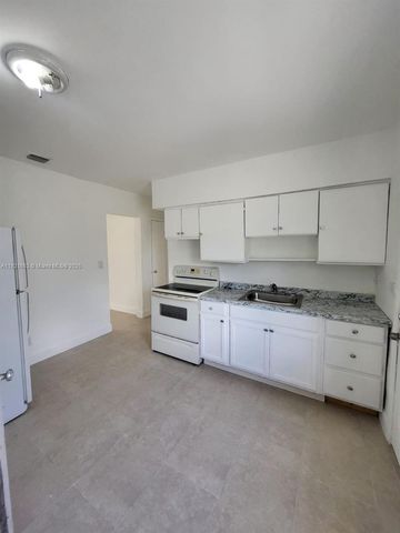 640 - 642 NW 77th St, Miami, FL 33150