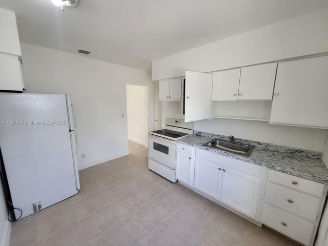 640 - 642 NW 77th St, Miami, FL 33150