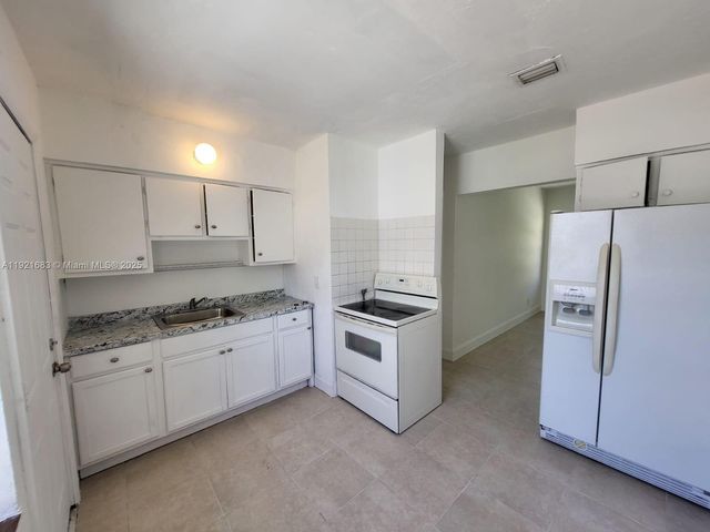 640 - 642 NW 77th St, Miami, FL 33150