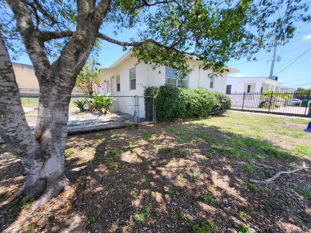 640 - 642 NW 77th St, Miami, FL 33150