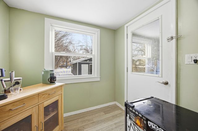 212 10th Street N, Moorhead, MN 56560