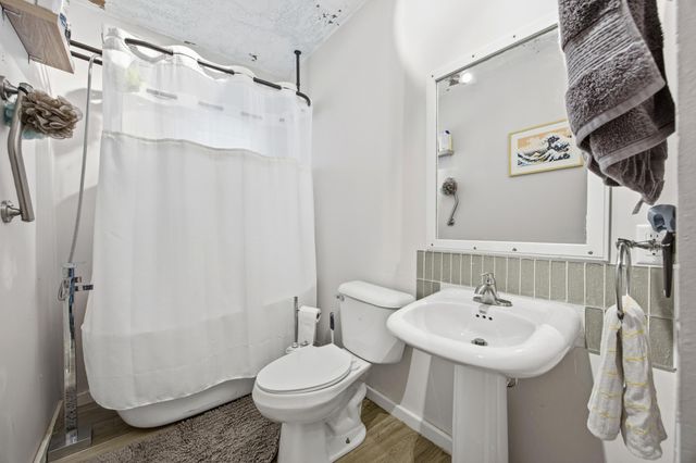 212 10th Street N, Moorhead, MN 56560