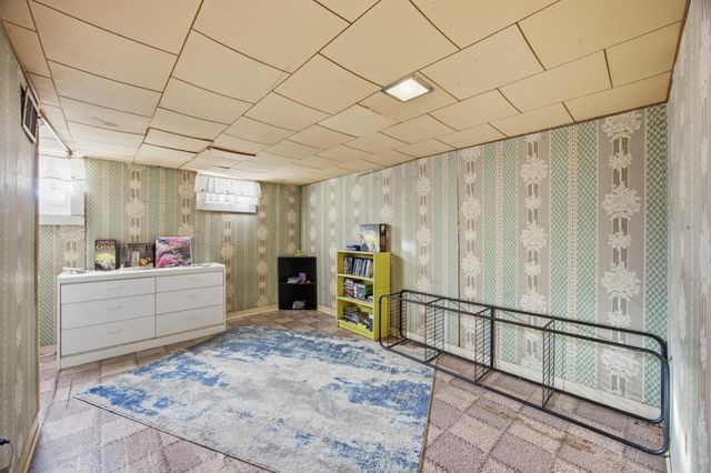 212 10th Street N, Moorhead, MN 56560