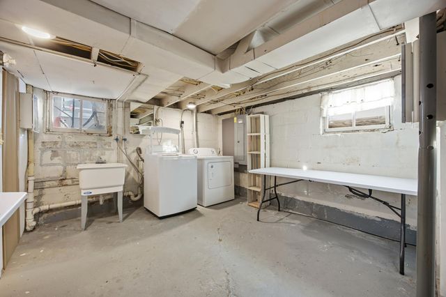 212 10th Street N, Moorhead, MN 56560