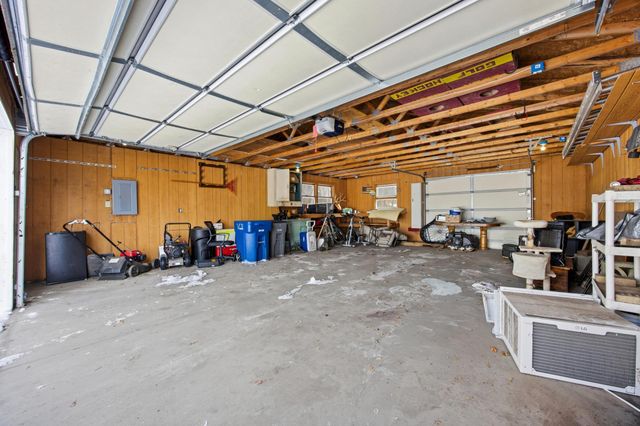 212 10th Street N, Moorhead, MN 56560