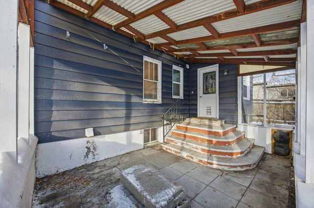 212 10th Street N, Moorhead, MN 56560