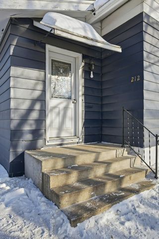 212 10th Street N, Moorhead, MN 56560