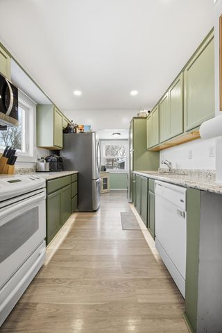 212 10th Street N, Moorhead, MN 56560