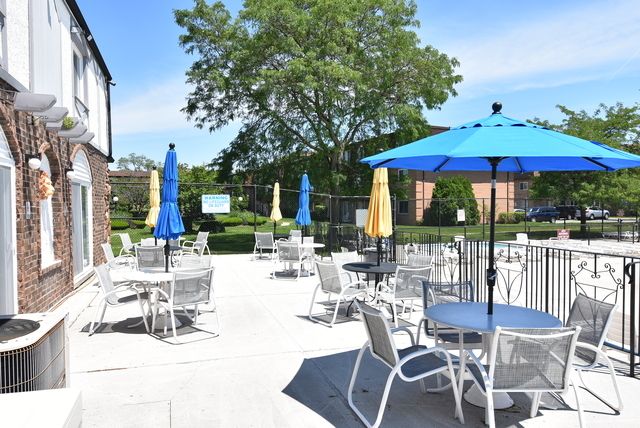 9420 BAY COLONY Drive 1W, Des Plaines, IL 60016