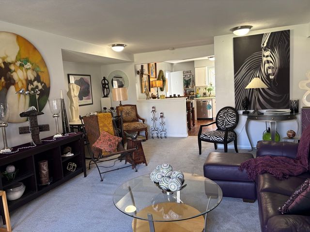 9420 BAY COLONY Drive 1W, Des Plaines, IL 60016