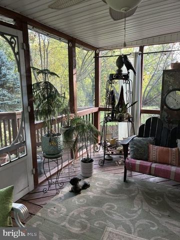 2018 PINEVIEW DR, York, PA 17408