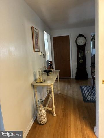 2018 PINEVIEW DR, York, PA 17408