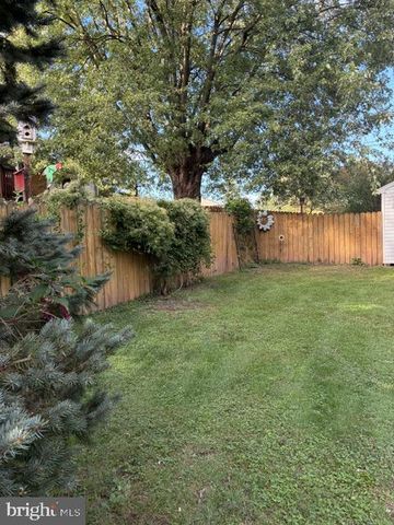 2018 PINEVIEW DR, York, PA 17408