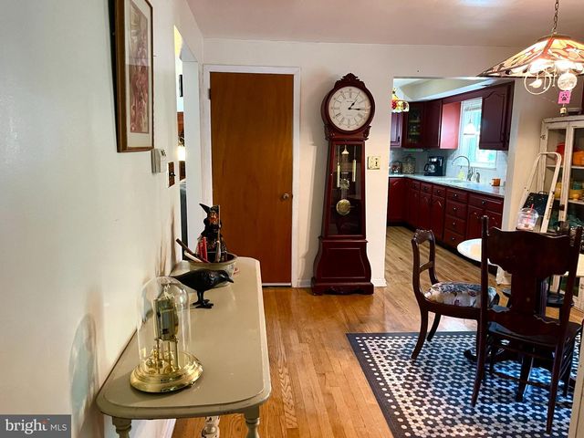 2018 PINEVIEW DR, York, PA 17408
