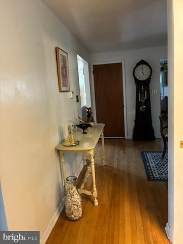2018 PINEVIEW DR, York, PA 17408