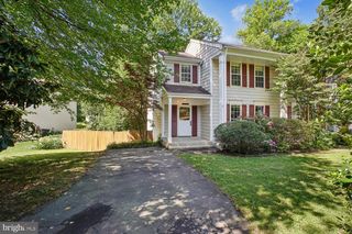 10051 DOWNEYS WOOD CT, Burke, VA 22015