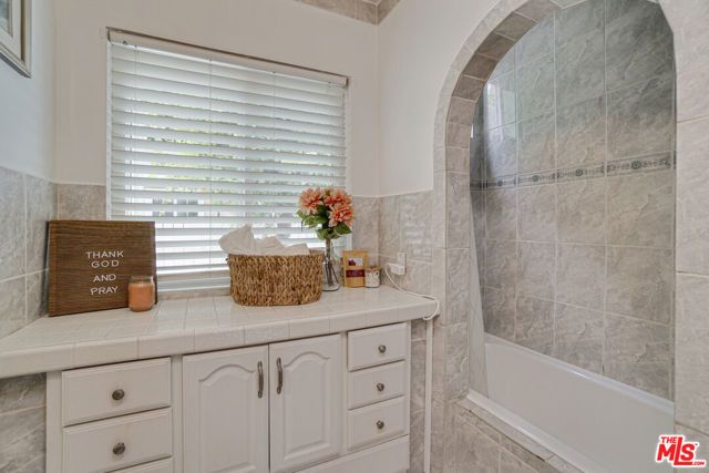 11441 Kittridge Street, North Hollywood (los Angeles), CA 91606