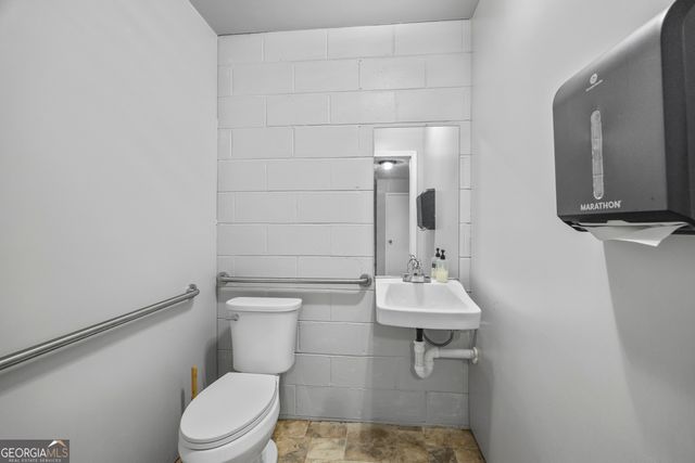 11909 Augusta Road, Lavonia, GA 30553