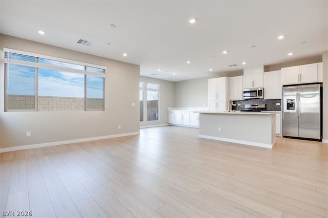 4352 Tallow Falls Avenue, Las Vegas, NV 89141