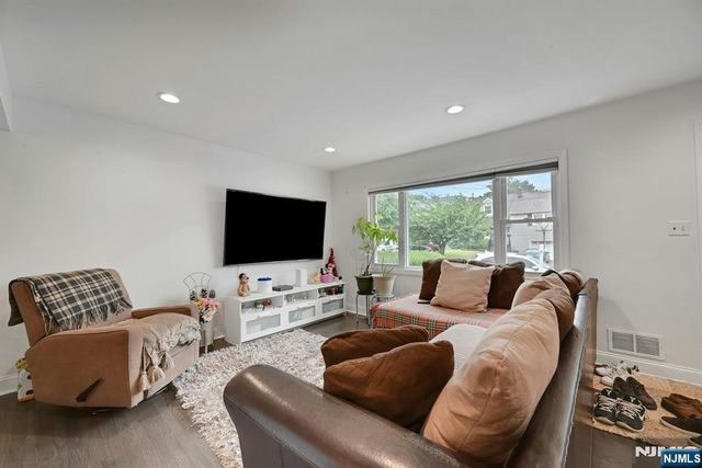 57 Ottawa Avenue, Hasbrouck Heights, NJ 07604