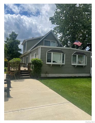 32 Coolidge Street, Bellmore, NY 11710