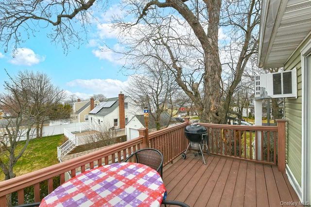 32 Coolidge Street, Bellmore, NY 11710