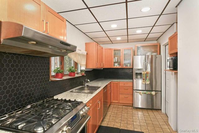 32 Coolidge Street, Bellmore, NY 11710