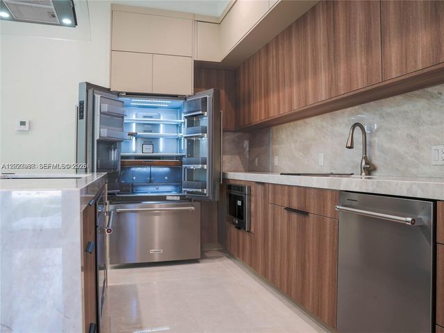 8410 SW 65 AVE, South Miami, FL 33143