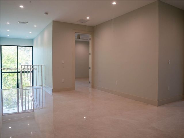 8410 SW 65 AVE, South Miami, FL 33143