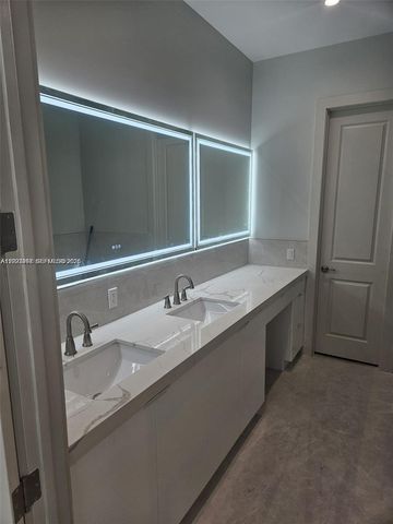 8410 SW 65 AVE, South Miami, FL 33143