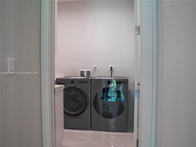 8410 SW 65 AVE, South Miami, FL 33143