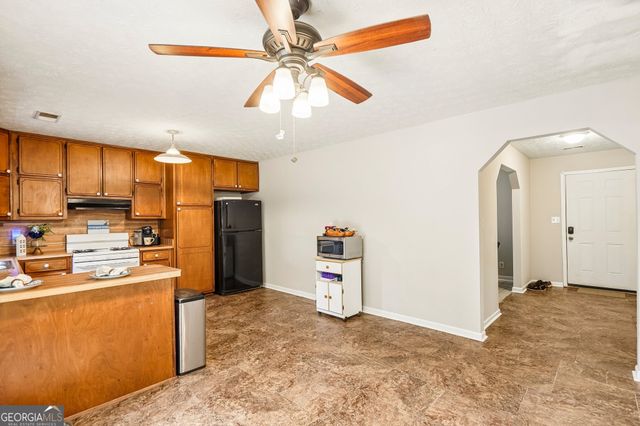 131 Jennifer Lane, Mcdonough, GA 30253