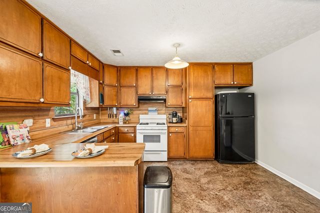 131 Jennifer Lane, Mcdonough, GA 30253
