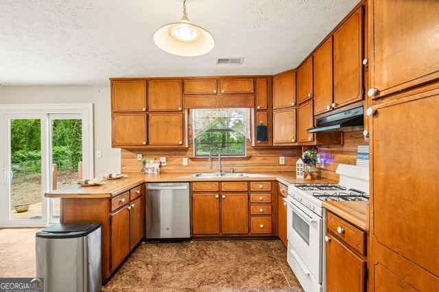 131 Jennifer Lane, Mcdonough, GA 30253
