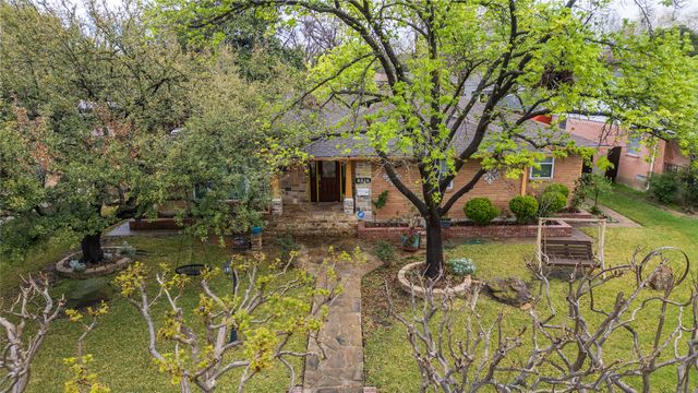 2516 Pinebluff Drive, Dallas, TX 75228