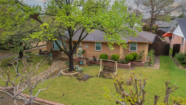 2516 Pinebluff Drive, Dallas, TX 75228