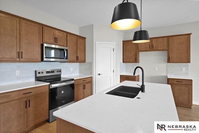 4119 S 213th Street, Elkhorn, NE 68022