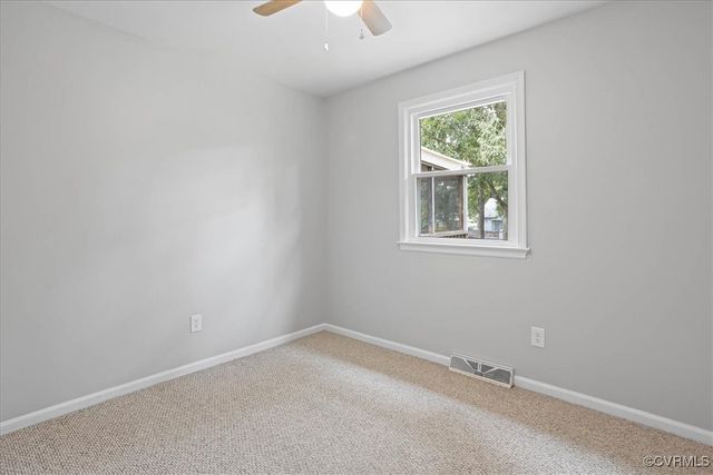 121 Hollyberry Ln, Prince George, VA 23875